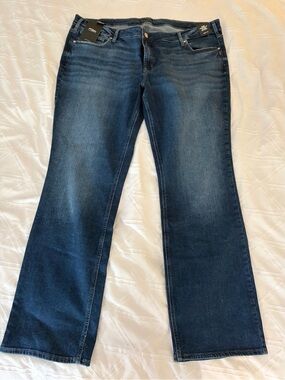 Silver Jeans Elyse Mid-Rise Slim Fit Bootcut Women’s Tall Plus Size Jeans